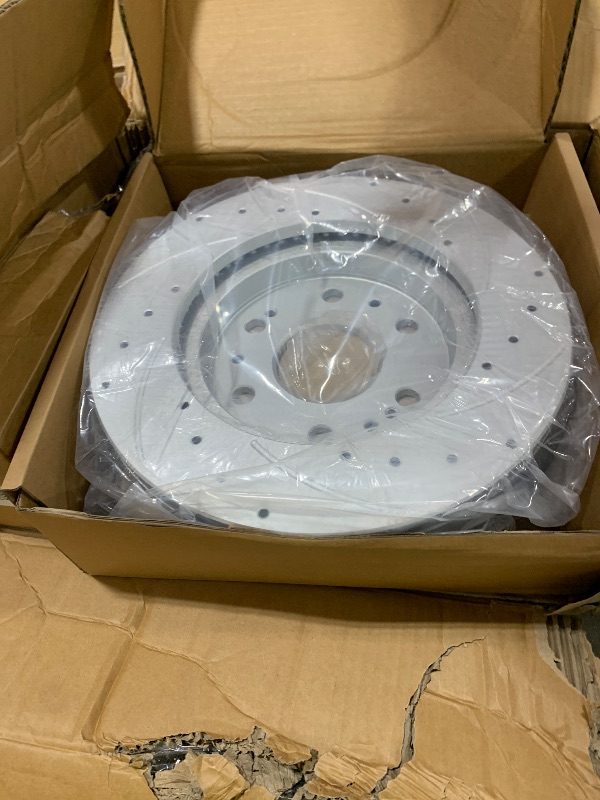 Photo 1 of Front Brakes and Rotors Geomet Drilled Slotted Replace for 14-18 Chevy Silverado 1500, 15-20 Tahoe, 15-20 Suburban, 15-20 GMC Yukon, 14-18 Sierra 1500, 580279, 55097, 88963556, 19175334, 25819670
