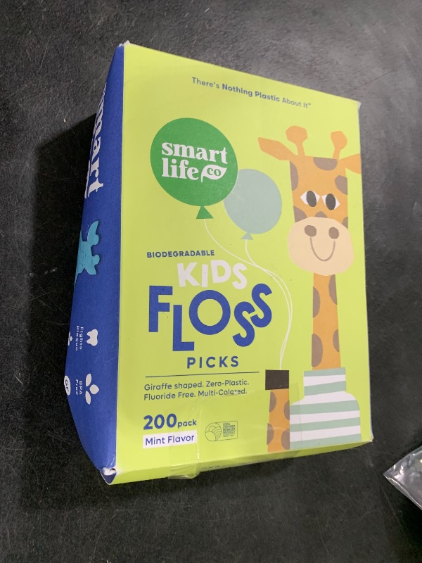Photo 1 of SmartLifeco Eco-Friendly Kids Flossers (200ct) - Dental Floss Picks for Children Made with Straw Wheat, Fluoride & PFA Free, Toothpick Flossing Sticks for Toddler Teeth, No Shred Thread, Mint