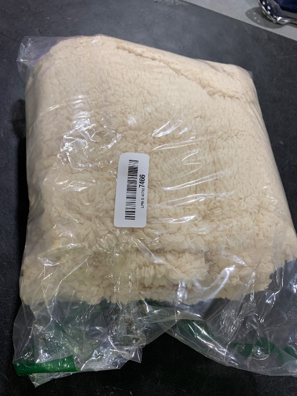 Photo 1 of 1 Pack 3 Calming Blankets Fluffy Premium Fleece Pet Blanket Soft Sherpa Throw for Dog Puppy Cat Beige Small (23" x16'')