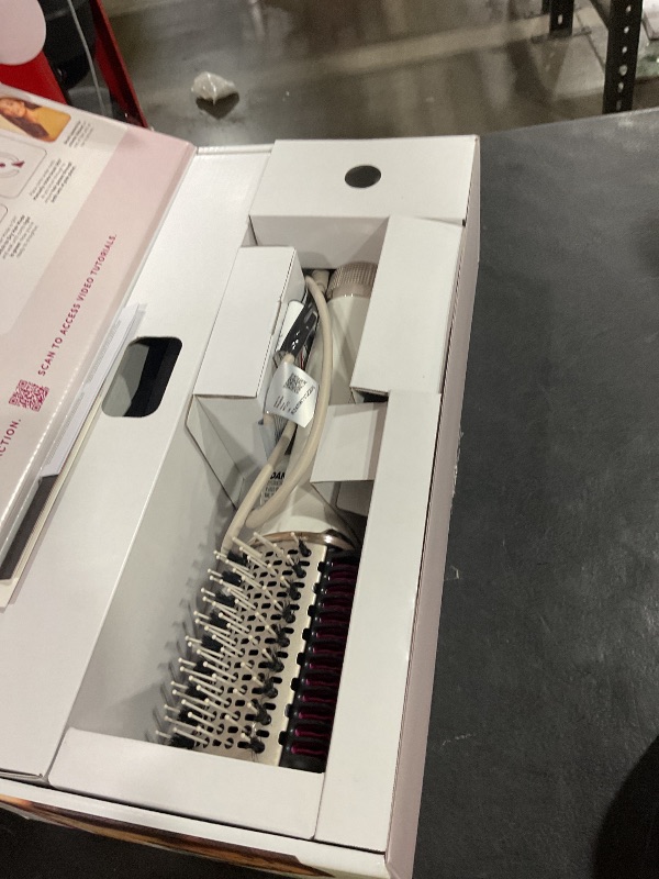 Photo 1 of Shark HT212 SmoothStyle Heated Comb + Blow Dryer Brush with Heat Resistant Storage Bag, Dual Mode, for All Hair Types, Silk