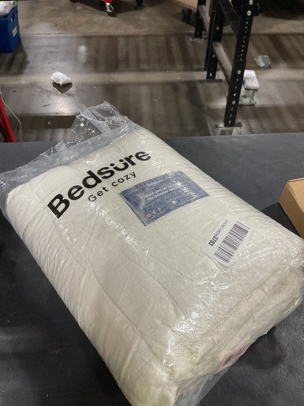 Photo 1 of Bedsure Cooling Quilt - Cooling Comforter Queen Size, Moisture-Wicking and Silky Soft for Hot Sleepers and Night Sweats, Luxury Tencel Lyocell Cotton Bedspread, Lightweight & Breathable Cloud Quilt