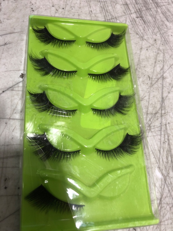Photo 1 of 5 pairs Wispy Cat Eye Lashes Wispy False Eyelashes Natural look Eyelashes (CAT)