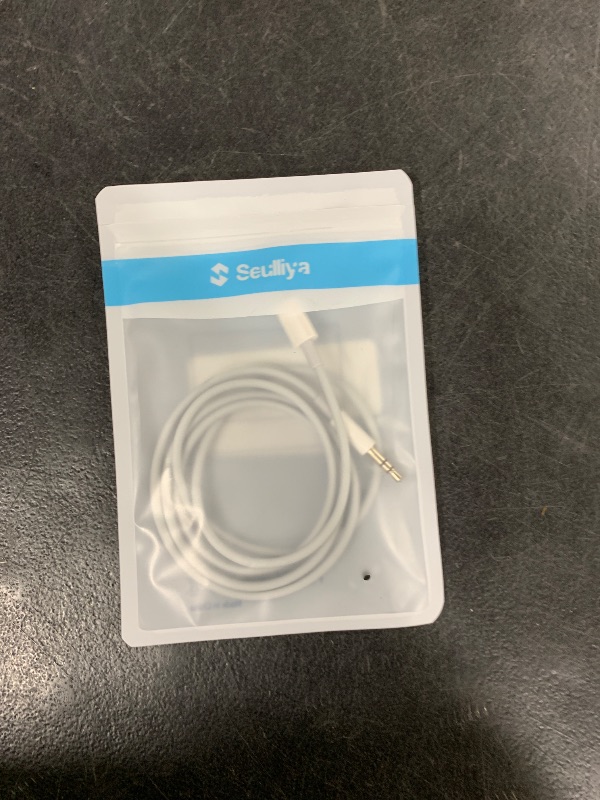 Photo 1 of (Apple MFi Certified) iPhone AUX Cord,Lightning to 1/8 Inch Audio Cable,3.3ft, Headphone Jack Adapter Male Aux Stereo Audio Cable Compatible for iPhone 14/13/12/11/XR/X/8/7 (White)