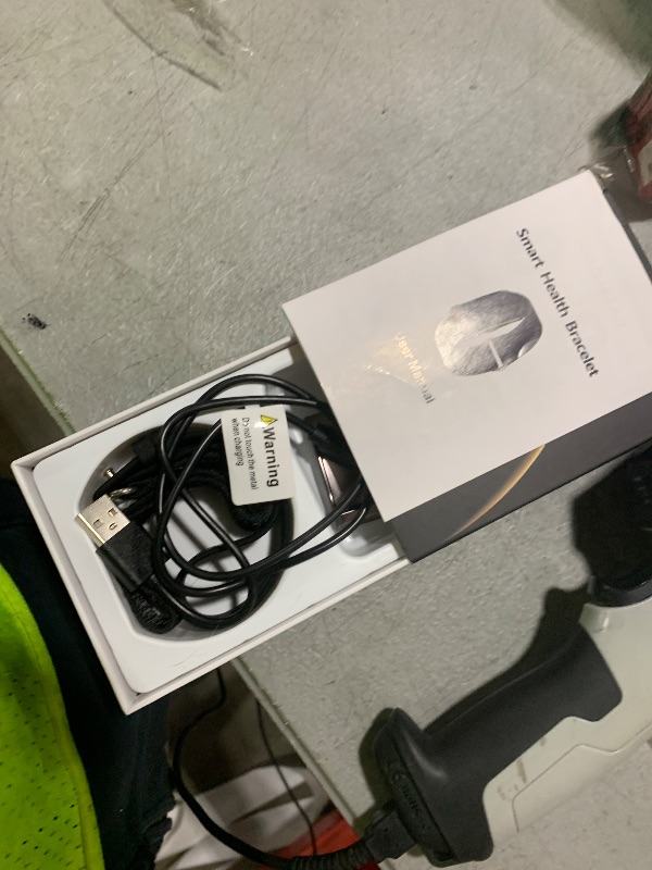Photo 1 of smart health bracelet 