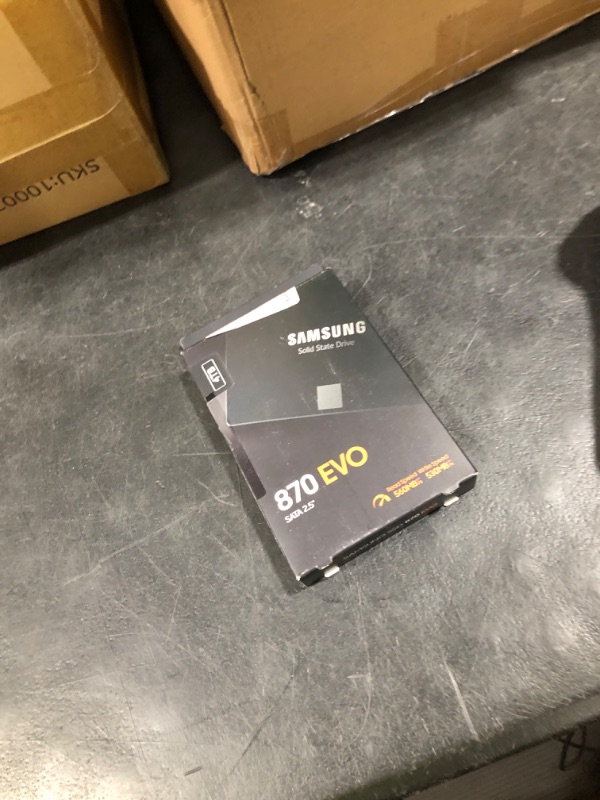 Photo 1 of SAMSUNG 870 EVO 4TB 2.5 Inch SATA III Internal SSD (MZ-77E4T0B/AM) , Black