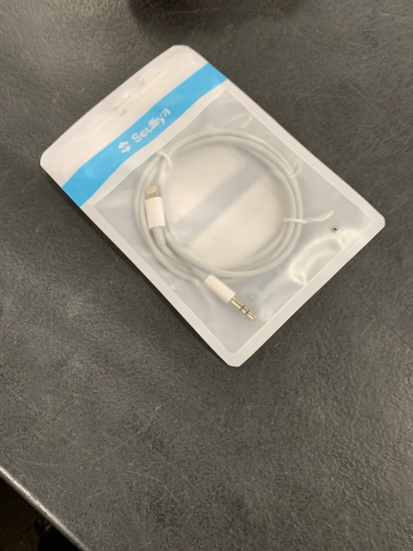 Photo 1 of (Apple MFi Certified) iPhone AUX Cord,Lightning to 1/8 Inch Audio Cable,3.3ft, Headphone Jack Adapter Male Aux Stereo Audio Cable Compatible for iPhone 14/13/12/11/XR/X/8/7 (White)