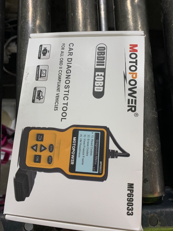 Photo 1 of MOTOPOWER MP69033 Car OBD2 Scanner Code Reader Engine Fault Scanner CAN Diagnostic Scan Tool for All OBD II Protocol Cars Since 1996, Yellow