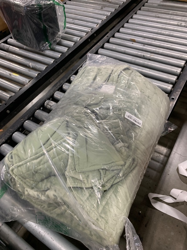 Photo 1 of RECYCO Luxury Velvet Quilt Set King Size Bedding Sets, Ultra Soft Velvet Comforter Set, Lightweight Channel Box Stitch Oversized Bedspread Coverlet for All Season, with 2 Shams, Sage Green