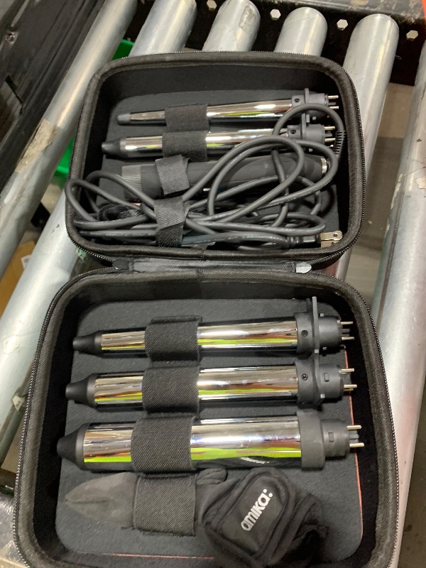 Photo 1 of Amika The Chameleon 5 Barrel Interchangeable Curling Kit