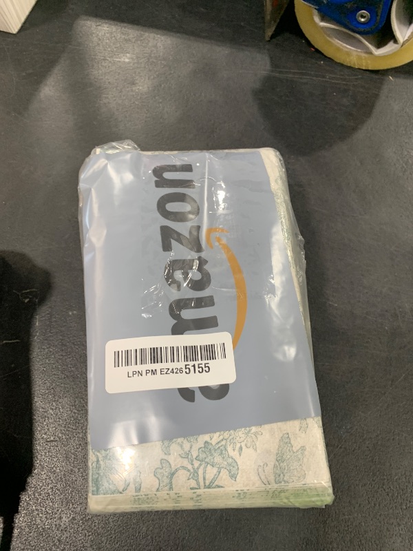 Photo 1 of 100 pack Floral Linen Feel Disposable Bathroom Napkins?Paper Napkins Decorative?paper hand towels for bathroom?Dessert Napkins Folded 7.8 x 4.3 Inches Disposable Napkins for Dinner Baby Shower