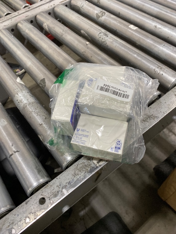 Photo 1 of "Dove Anti-Stress Blue Chamomile And Oat Milk Moisturizes to Calm Skin Soap 106g Pack Of 6