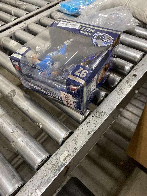 Photo 1 of Aidan Hutchinson (Detroit Lions) NFL 7" Figure McFarlane's SportsPicks