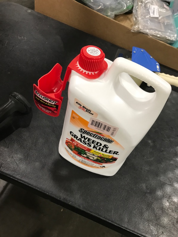 Photo 1 of Spectracide Weed And Grass Killer 1.33 Gallons, With AccuShot Continuous Power Sprayer