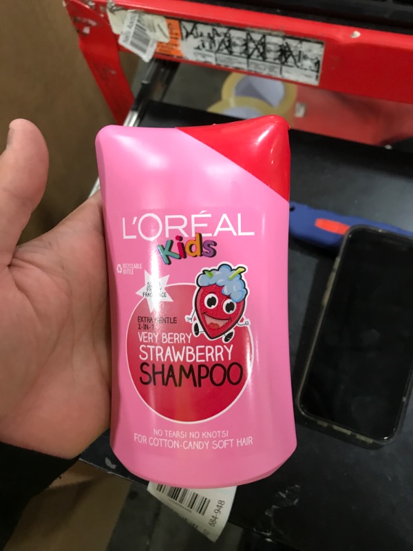 Photo 1 of L’Oreal Paris Kids Extra Gentle 2in1 Shampoo - Very Berry Strawberry (250ml)