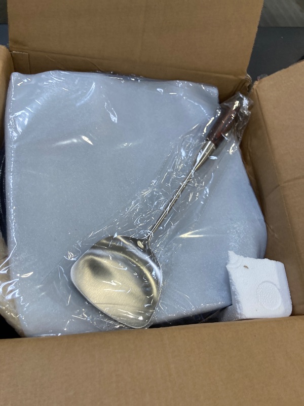 Photo 1 of carbon steel wok pan