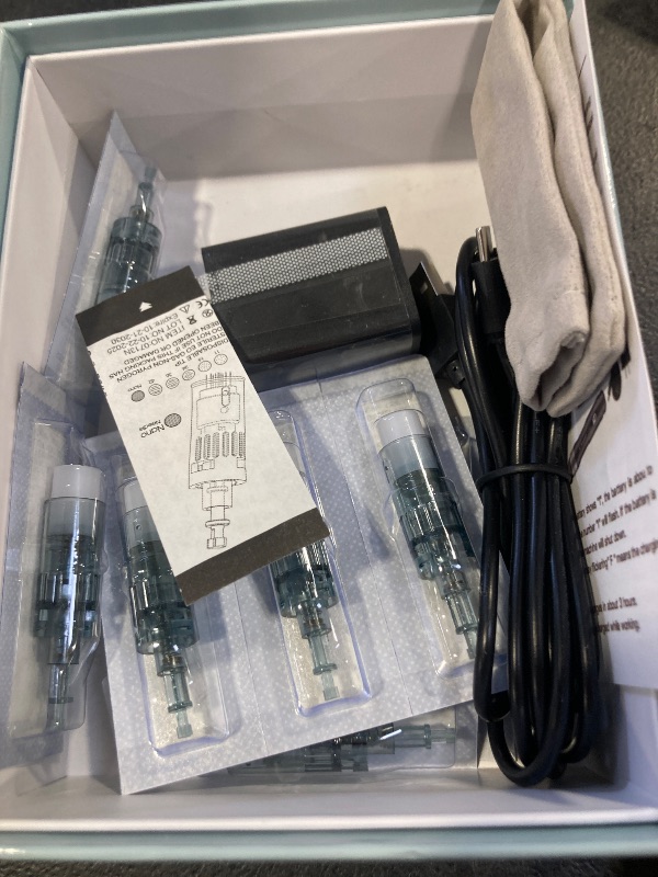 Photo 1 of 0.25mm Derma Roller Pen