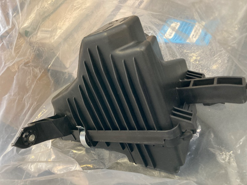 Photo 1 of A-Premium Engine Air Filter Cleaner Box Housing Compatible with Nissan Rogue 2014-2020, Rogue Sport 2017-2022, Qashqai 2017-2021