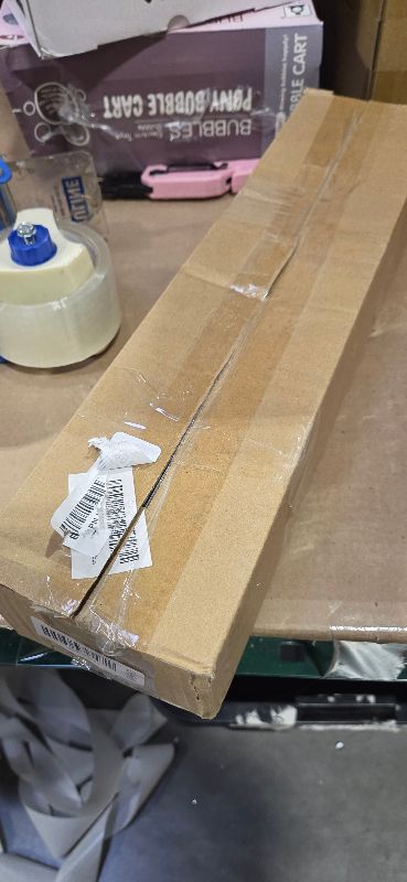 Photo 1 of Adjustable closet rod