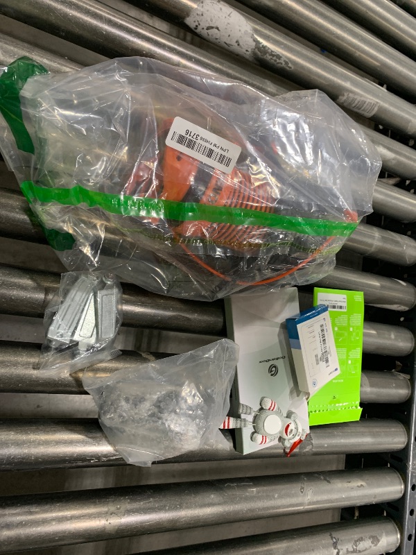 Photo 1 of small bundle of misc items 