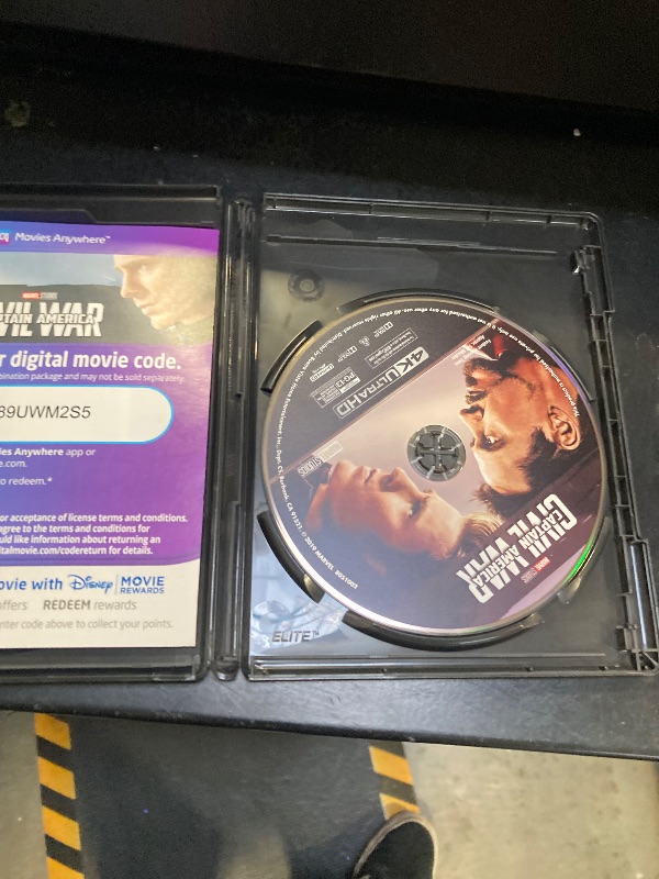 Photo 1 of CAPTAIN AMERICA: CIVIL WAR [4K UHD]