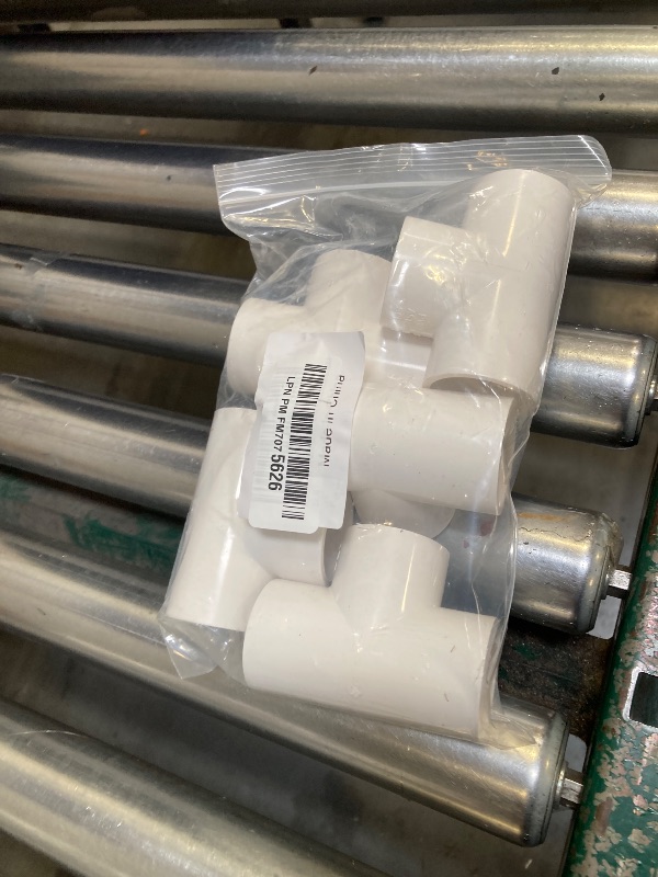 Photo 1 of HayEastdor 5PCS 1 Inch Tee PVC Fittings Adapter Pipe Fitting Connectors Socket x Socket for Sprinkler, Drip Irrigation System, Pipes Extension HE064-1