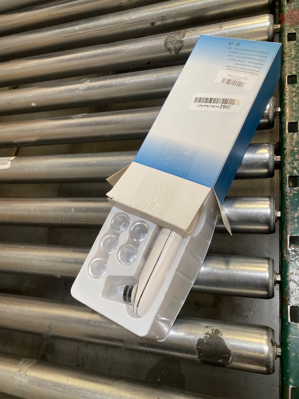 Photo 1 of 2026 Por Women & Men-White