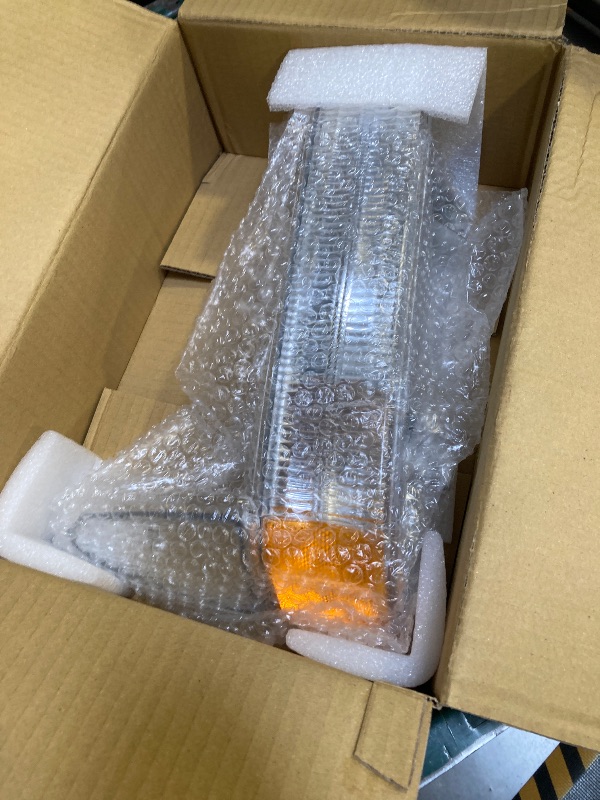 Photo 1 of Dorman 1650795 Front Passenger Side Turn Signal/Parking Light Assembly Compatible with Select Ford Models