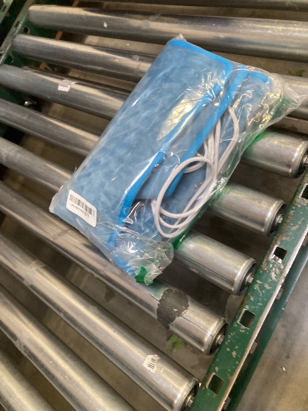 Photo 1 of Deepsoon Heating Pad,Electric Heating Pads for Back,Neck,Abdomen,Moist Heating Pad for Shoulder,Knee,Arms,Legs,Dry/Moist Heat & Auto Shut Off,Christmas Gifts for Men and Women,Blue,24x12 Inch