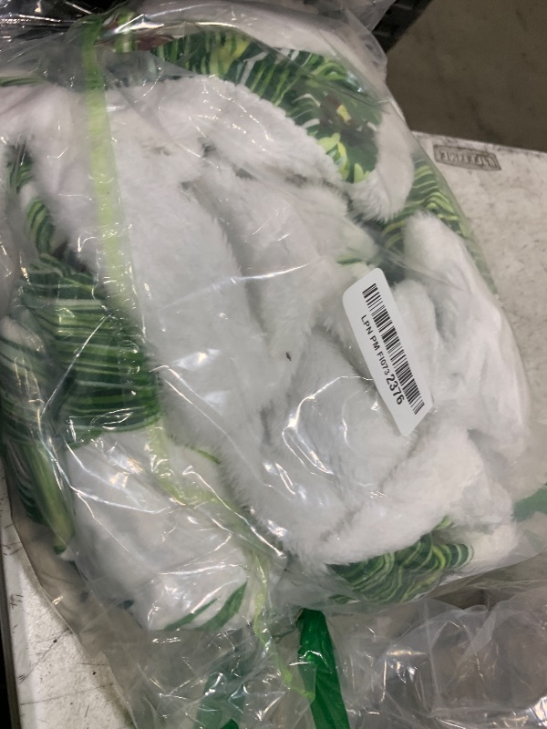 Photo 1 of Feelyou Tropical Fleece Throw Blanket Hawaii Beach Theme Sherpa Blanket Ocean Surfing Palm Tree Printed Plants Nature for Sofa Bed Couch 40x50 Inch