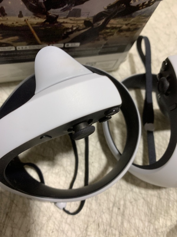 Photo 1 of PlayStation VR2 Horizon Call of The Mountain™ Bundle (PSVR2)