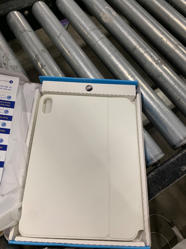 Photo 1 of runelk Keyboard Case for iPad 10th Generation 2022 & 11th (A16, 2025) – Magic-Style Keyboard with Multi-Touch Trackpad – Floating Cantilever Stand – Magnetic Case for iPad 10.9 inch 10th / 11th Gen.