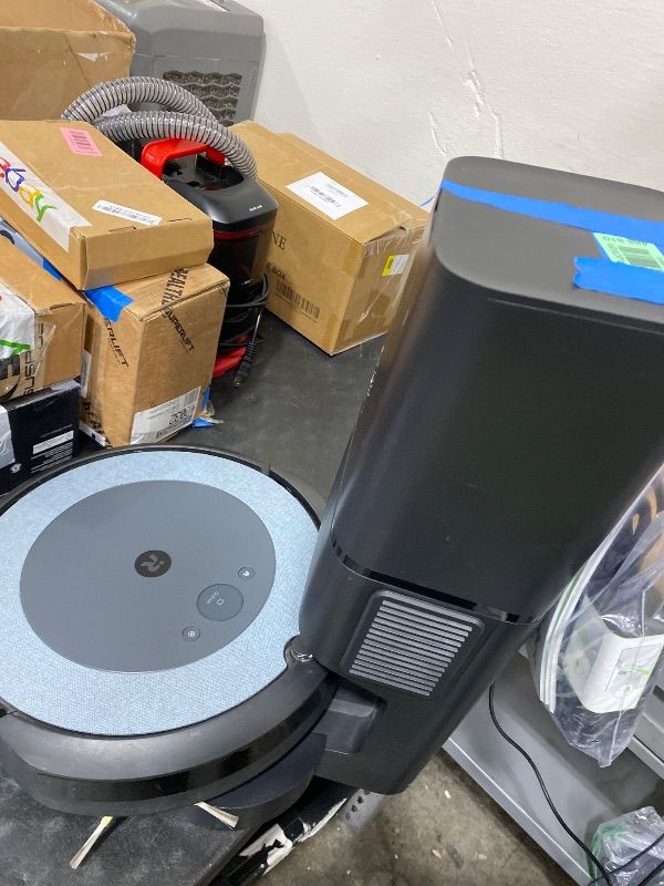 Photo 1 of iROBOT ROOMBA