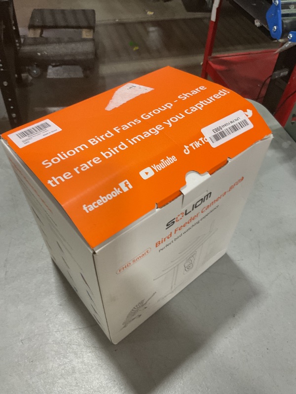 Photo 1 of SOLIOM BF09 Bird Feeder with Camera Wireless Outdoor,Smart Feeder Camera with AI Identify Species,Backyard Watching Gift,Auto Record Bird Video,Instant Notifications, US