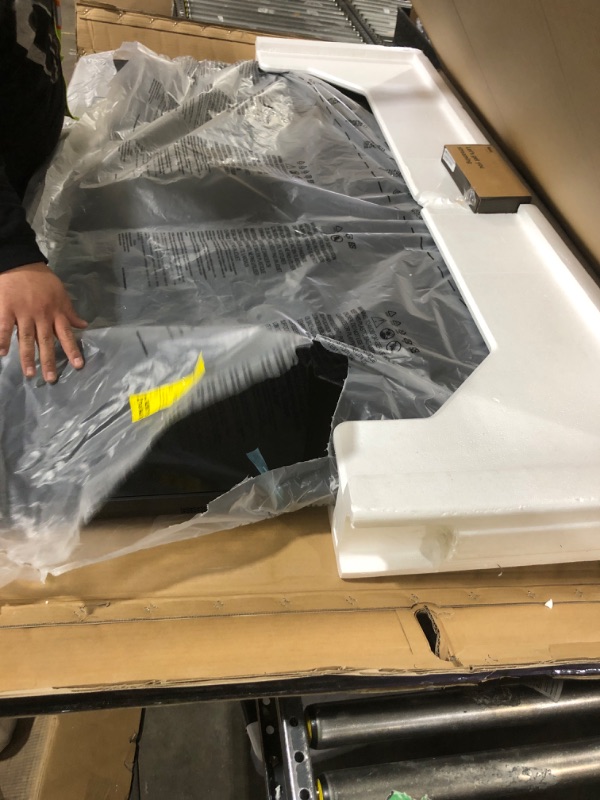 Photo 1 of FOR PARTS ONLY - Roku Smart TV – 75-Inch Pro Series 4K QLED RokuTV with Backlit Roku Voice Remote Pro, Dolby Vision IQ, 120Hz Refresh Rate – Live Local News, Sports, Gaming