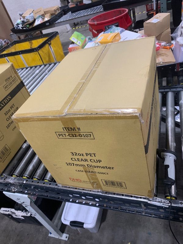 Photo 1 of DHG PROFESSIONAL 32oz Crystal Clear PET Plastic Cups, Disposable Cold Cups (Case of 500) (32oz)