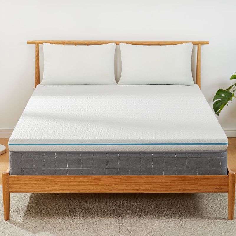 Photo 1 of **USED**3 inch Non-Slip Design Gel Memory Foam Mattress Topper with Removable & Washable Cover for Cooling Sleep,Pressure Relief ,CertiPUR-US Certified - Queen
