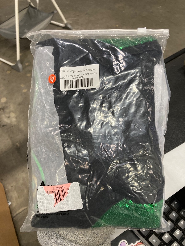 Photo 1 of  SIZE M HQP St Patricks Day Shirt Women Shamrock Sequined Splicing Long Sleeve T-Shirts Lucky Clover Graphic Tee Tops