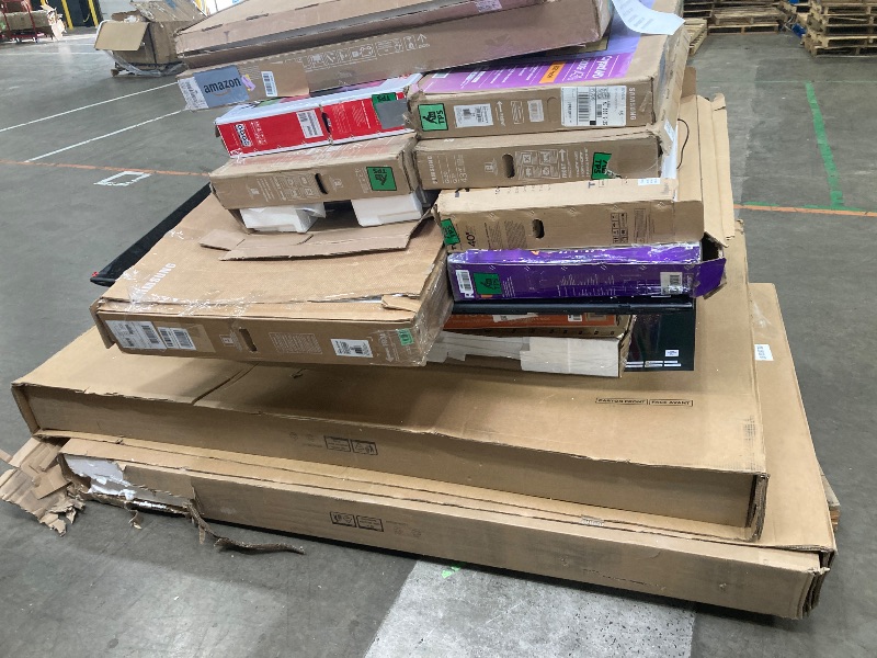 Photo 1 of ********No returns***No refund*******TV pallet doesn't work, only for parts of different brands and sizes. Some turn on, others don't. Broken screens, possibly missing cables and remote control. Returns not accepted. Final sale, approximate retail price o