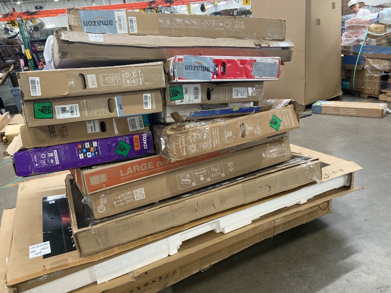 Photo 1 of ********No returns***No refund*******TV pallet doesn't work, only for parts of different brands and sizes. Some turn on, others don't. Broken screens, possibly missing cables and remote control. Returns not accepted. Final sale, approximate retail price o