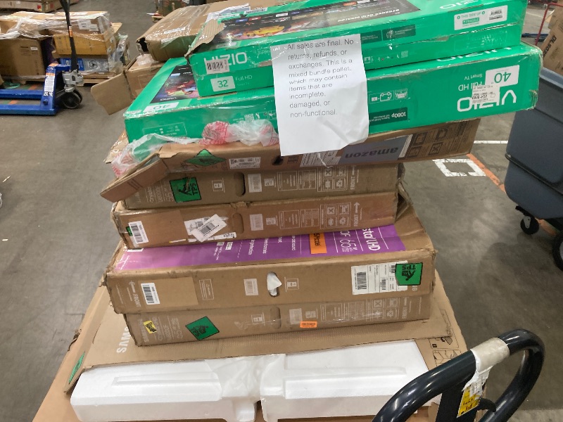 Photo 1 of ********No returns***No refund*******TV pallet doesn't work, only for parts of different brands and sizes. Some turn on, others don't. Broken screens, possibly missing cables and remote control. Returns not accepted. Final sale, approximate retail price o