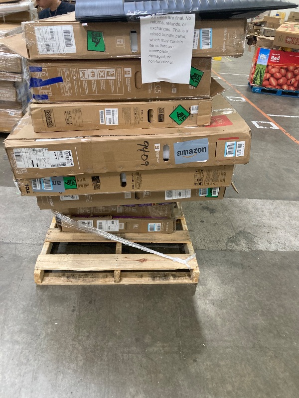 Photo 1 of ********No returns***No refund*******TV pallet doesn't work, only for parts of different brands and sizes. Some turn on, others don't. Broken screens, possibly missing cables and remote control. Returns not accepted. Final sale, approximate retail price o