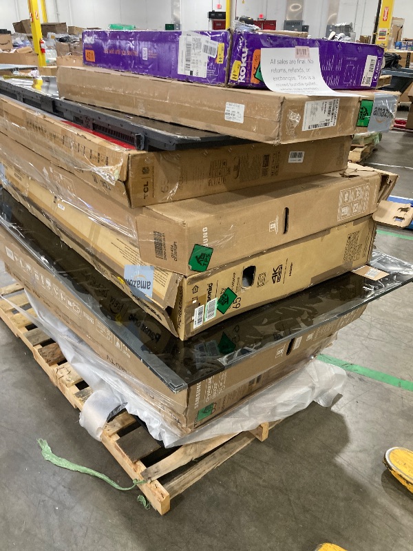 Photo 1 of ********No returns***No refund*******TV pallet doesn't work, only for parts of different brands and sizes. Some turn on, others don't. Broken screens, possibly missing cables and remote control. Returns not accepted. Final sale, approximate retail price o