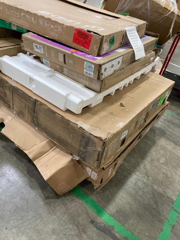 Photo 1 of ********No returns***No refund*******TV pallet doesn't work, only for parts of different brands and sizes. Some turn on, others don't. Broken screens, possibly missing cables and remote control. Returns not accepted. Final sale, approximate retail price o