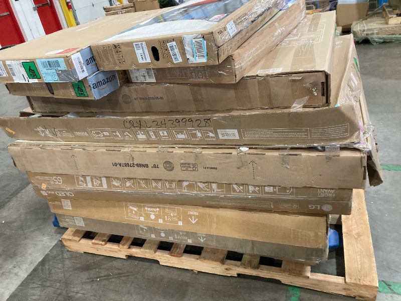 Photo 1 of ********No returns***No refund*******TV pallet doesn't work, only for parts of different brands and sizes. Some turn on, others don't. Broken screens, possibly missing cables and remote control. Returns not accepted. Final sale, approximate retail price o