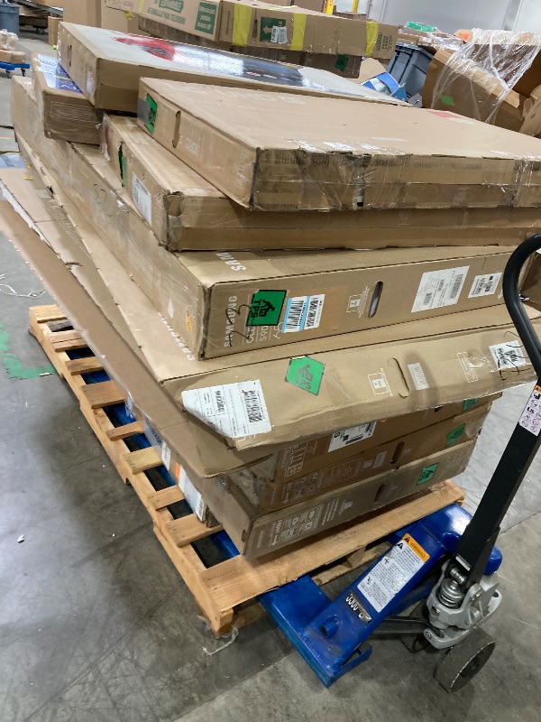 Photo 1 of ********No returns***No refund*******TV pallet doesn't work, only for parts of different brands and sizes. Some turn on, others don't. Broken screens, possibly missing cables and remote control. Returns not accepted. Final sale, approximate retail price o