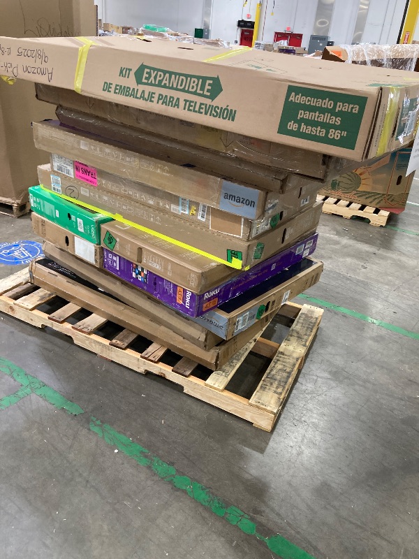 Photo 1 of ********No returns***No refund*******TV pallet doesn't work, only for parts of different brands and sizes. Some turn on, others don't. Broken screens, possibly missing cables and remote control. Returns not accepted. Final sale, approximate retail price o