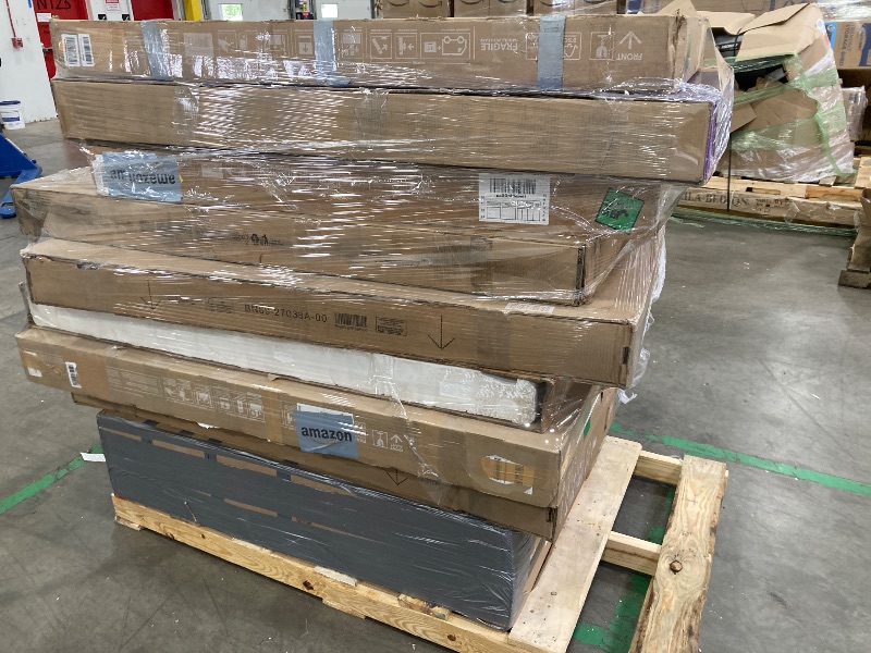 Photo 1 of ********No returns***No refund*******TV pallet doesn't work, only for parts of different brands and sizes. Some turn on, others don't. Broken screens, possibly missing cables and remote control. Returns not accepted. Final sale, approximate retail price o