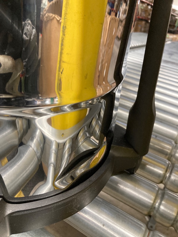 Photo 1 of ***(USED, DAMAGE -SELLING AS IS)*** Armor All VO408S 0901 4 Gallon 3 Peak HP Stainless Steel Wet/Dry Vacuum, Orange**USED**