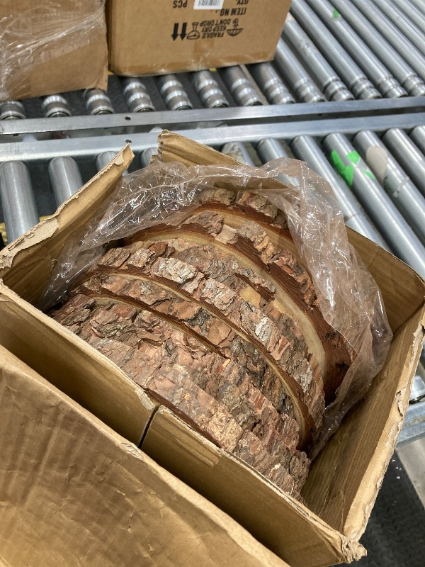 Photo 1 of 10 Pcs 9-11 Inch Unfinished Wood Slices for Centerpieces,Natural Wood Rounds for Crafts Rustic Wedding and Table Decorations,Wooden Discs with Tree Bark,Ideal for Crafts,Painting,and Holiday Decor