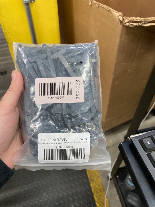Photo 1 of 100Pcs Nylon Universal Cable Tie Buckle with Pin & Button Design?Automotive Zipper Clips - Zip Ties Heavy Duty Self-Locking Car Repair Fasteners as Fender, Fender Liner, Bumper(UV Resistant)